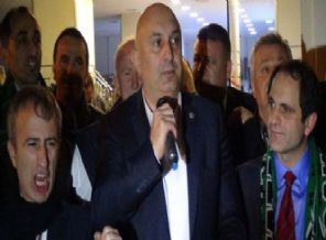 CHP'li Başkan, vekili CHP'ye şikayet etti