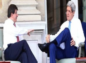 'Tartışılan oturuşa' cevap gibi fotoğraf