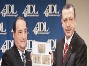 Başbakan Erdoğan Yahudi Cesaret  madalyayısını  geri mi veriyor