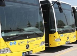 Belediye otobüsü markete girdi: 2 ölü