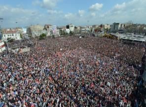 Büyük İstanbul Mitingi'nde meydan doluyor