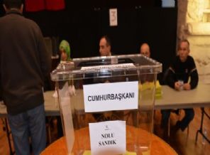 Yurt dışında seçime katılım şoku!