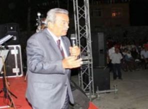 Kamer Genç'in 'Ekmeleddin' sınavı