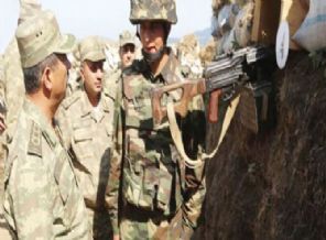 Karabağ'da eller tetikte