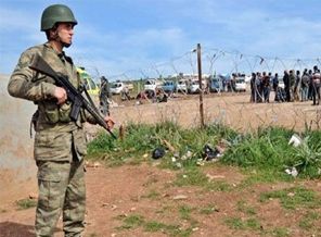 Sınırda askere ateş açıldı