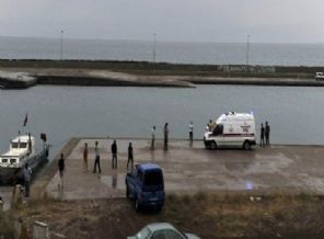 Van Gölü'nde tekne battı