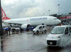 Atatürk Havalimanı'nda uçuşlar durduruldu