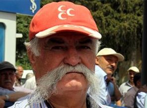 'Sayın genel başkanım öpüyorum'