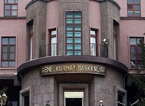 TSK: Bayrak indirmeyle bir ilişkisi yok