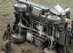 Askeri araç devrildi: 5 asker yaralı