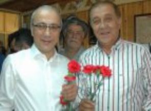 Bakan Elvan'dan CHP’li başkana karanfil