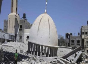 İsrail Gazze'de 3 camiyi vurdu