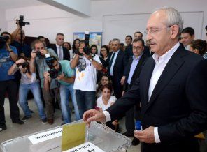 Kemal Kılıçdaroğlu parti genel merkezinden ayrıldı