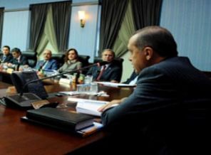 AK Parti'de kritik toplantı