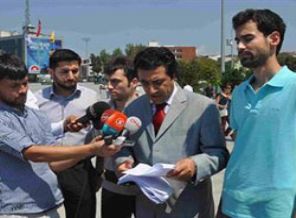 İki polis serbest bırakıldı