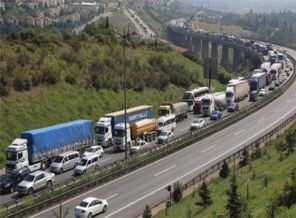 TEM otoyolunda 15 Km'lik bakım kuyruğu