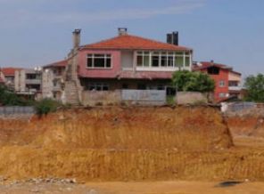 Fikirtepe'deki sembol binayı sonunda yıktılar