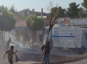 Elektrik kesintisi protestosuna sulu-gazlı müdahale