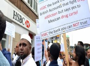 HSBC'ye 'İslamofobik' protestosu