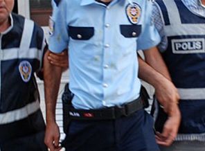 Polis memuru iki banka soydu