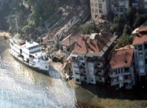 Büyük yıkımın üzerinden 15 yıl geçti