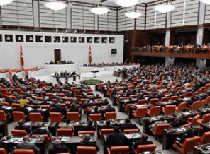 Siyasi partiler yasama yılını değerlendirdi