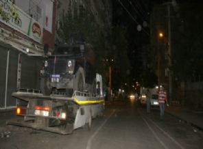 Diyarbakır'da polis aracına bombalı saldırı
