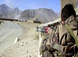 700 kişi saldırıya geçti