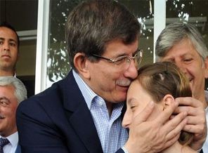 Davutoğlu: Mazlumlar Başbakan'ın yanında
