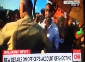 Ferguson'da CNN muhabirine müdahale