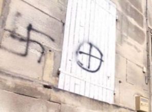 Fransa'da camiye ırkçı saldırı