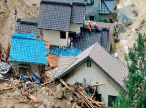 Japonya'da heyelan: En az 18 ölü