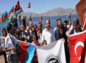 Akdamar'daki ayine karşı Erivan'da Cuma talebi