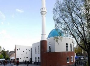 Avrupa'da camiler Müslüman karşıtı saldırılara hedef oluyor