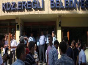 Bir günlük başkan ortalığı karıştırdı