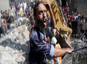 İsrail cenaze törenine saldırdı