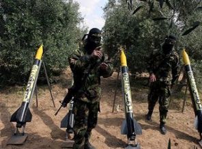 İsrail: Gazze'den 180 füze fırlatıldı