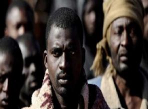 Tunus'ta 74 göçmen kurtarıldı