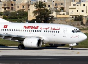 Tunus ve Mısır tüm Libya uçuşlarını iptal etti.