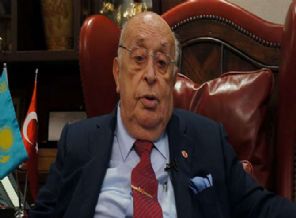 Demirel, 1999'da Davutoğlu'nu neden aradı?