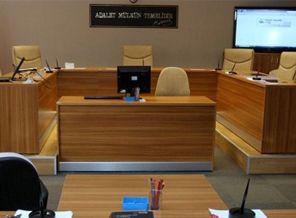 Dinleme operasyonunda 2 polis daha tutuklandı