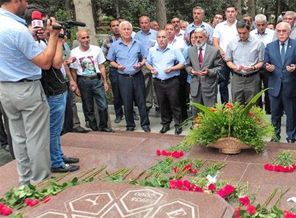 Elçibey'in vefatının 14. yılında anıldı