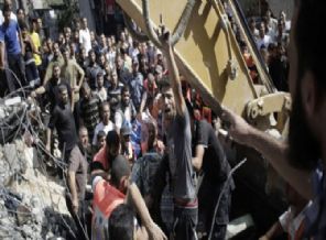 İsrail Gazze'ye yine ölüm yağdırdı