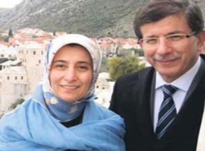 Yeni hanımefendi Sare Davutoğlu