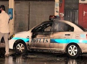 Adana'da polise molotoflu saldırı