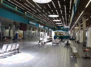 Devrimci gruplar Trablus Havaalanı'nı ele geçirdi