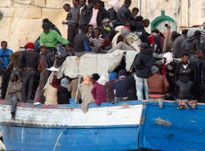 Libya'da mülteci teknesi battı