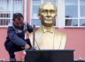 Atatürk büstlerine koruma geliyor