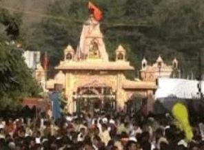 Hindistan'da tapınakta izdiham çıktı