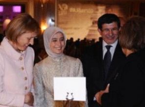 Sare hanım ve Ahmet Davutoğlu bakın nasıl tanışmış!